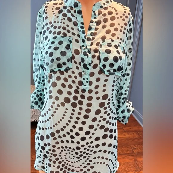 Aqua Black Polka Dot Sheer Blouse Hi Low Roll Tab Sleeve Small - Picture 2 of 7